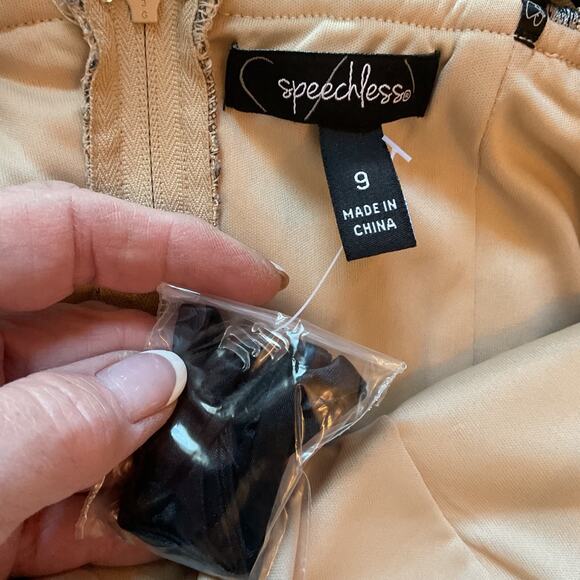 NWT Speechless LaceOverlay Formal/Cocktail/Festive Silver/nude Strapless Dress 9 - Picture 6 of 12